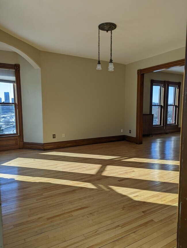 Building Photo - 653 5th St E