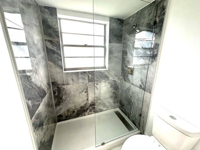 Building Photo - 121 Sheffield F