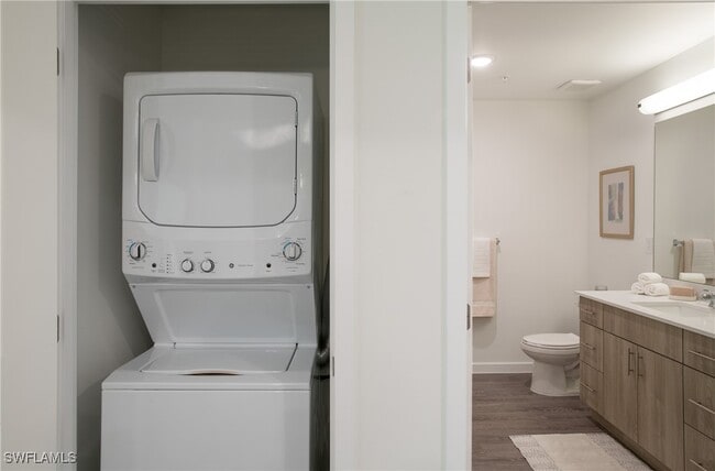 Building Photo - 3260 Stockton St