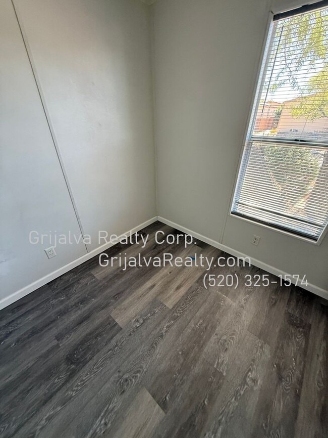 Building Photo - Beautiful 3 Bedroom Manufactured Home in a Gated Community  (I-10/Wilmot)