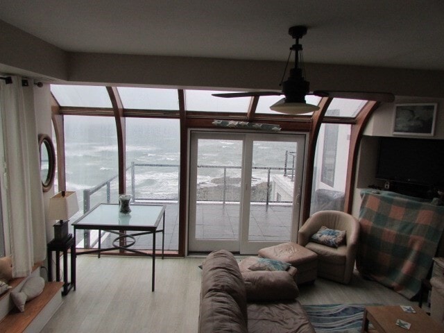 Building Photo - 54 Oceanside Dr