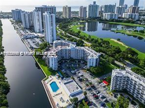 Building Photo - 3475 N Country Club Dr