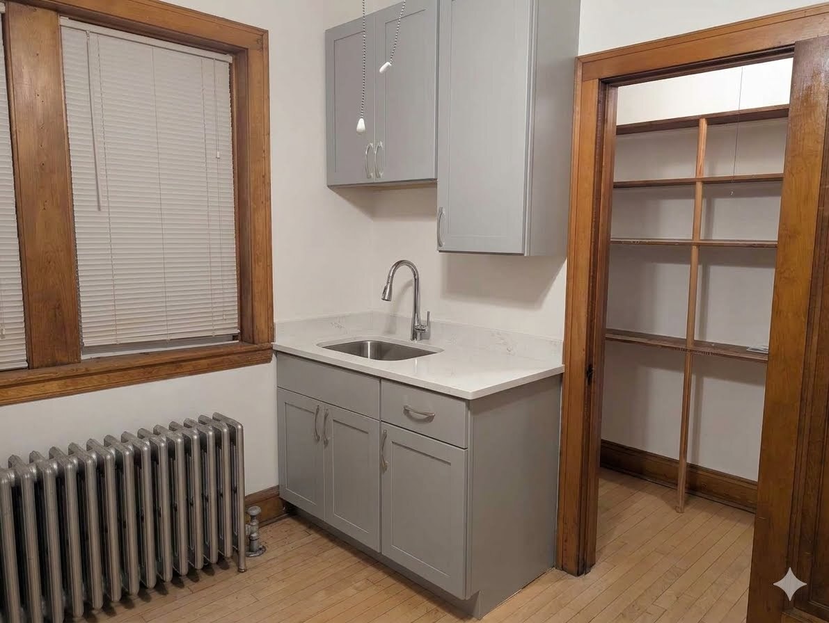 Kitchen - Sink - 5655 W Ainslie St