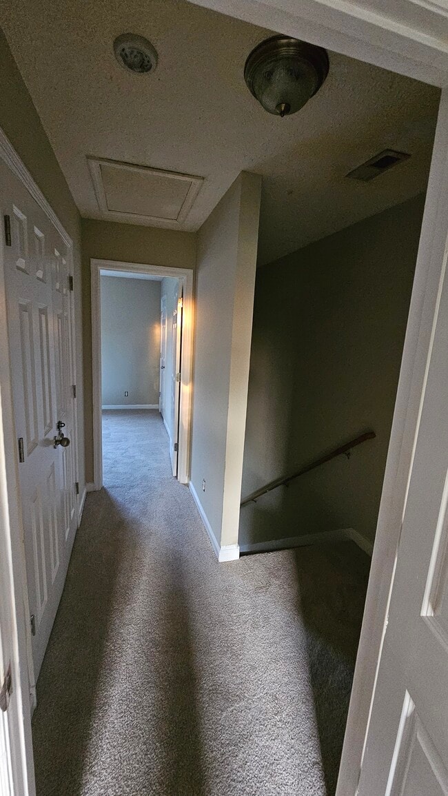 Building Photo - 138 Fox Creek Ct