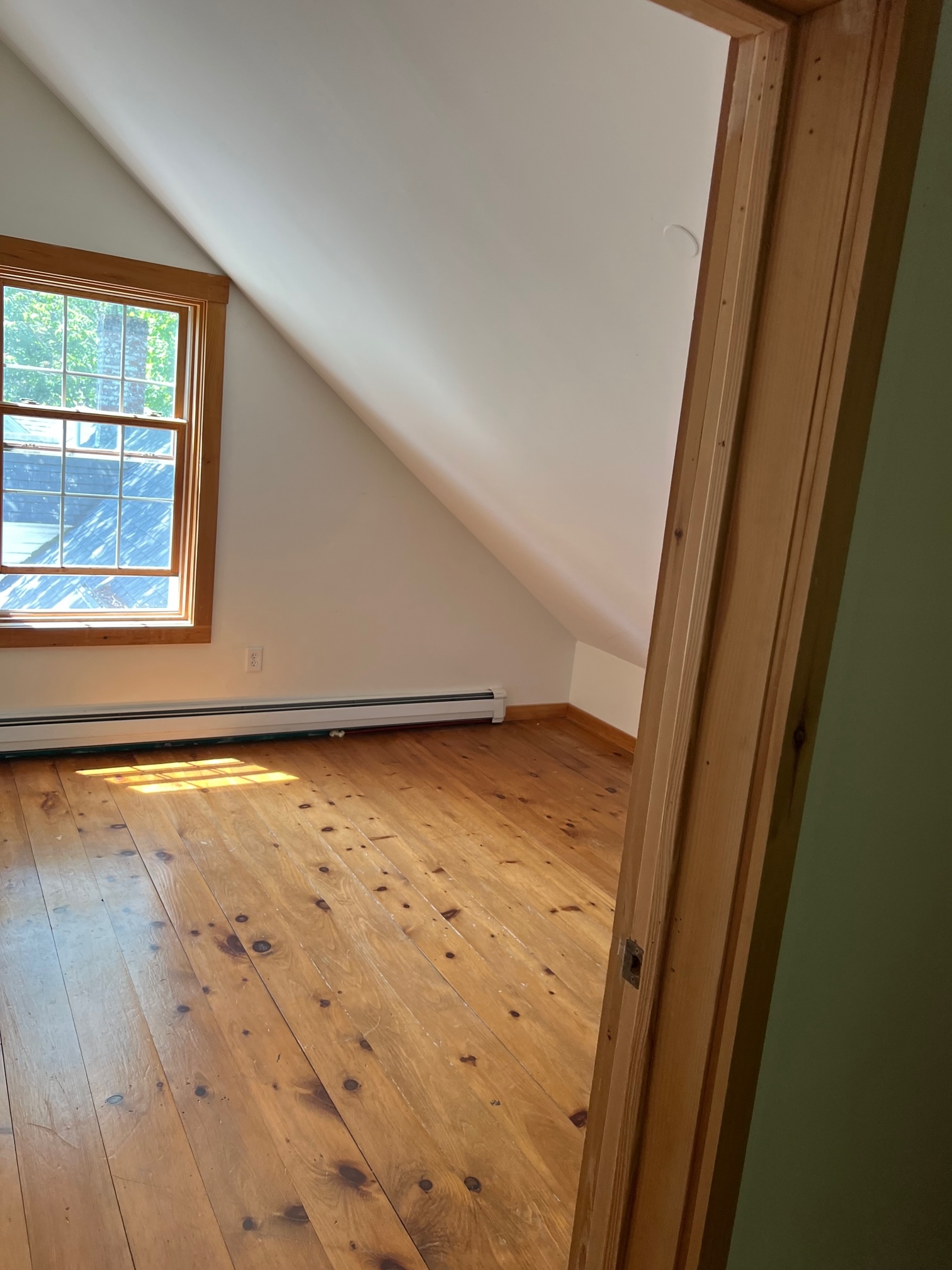 Upstairs bed room 2 - 18 Maple Ave