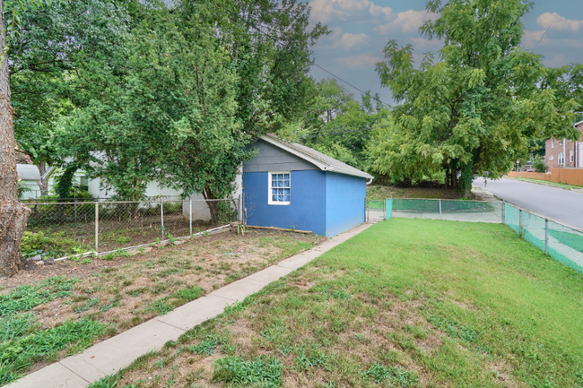 Building Photo - 1031 Elm Ridge Ave