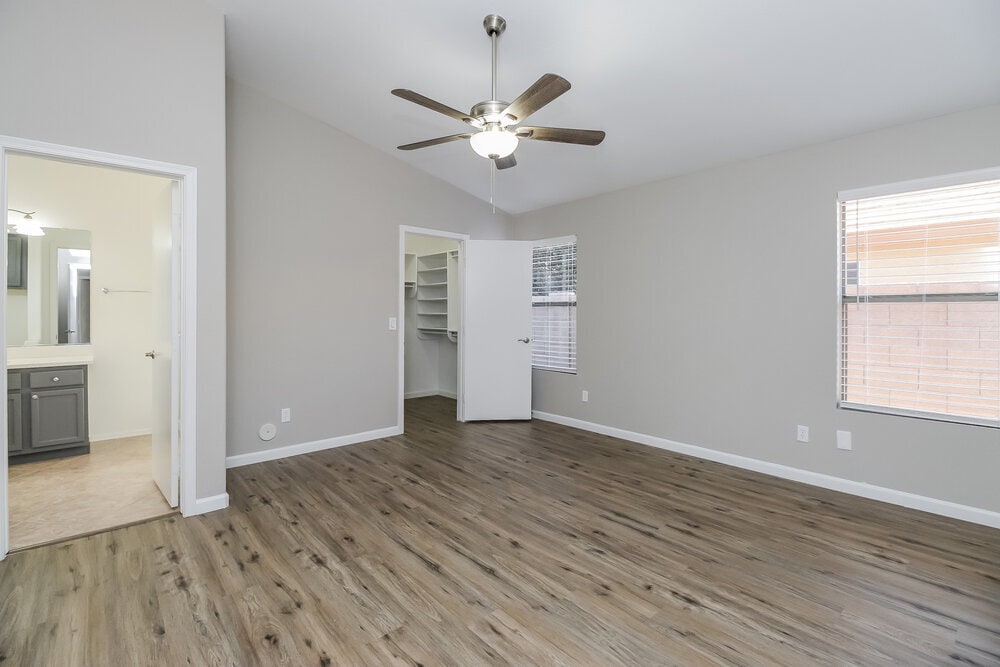 Building Photo - 2267 E Arabian Dr