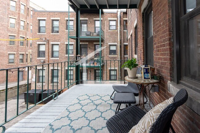 Building Photo - 37 Glenville Ave