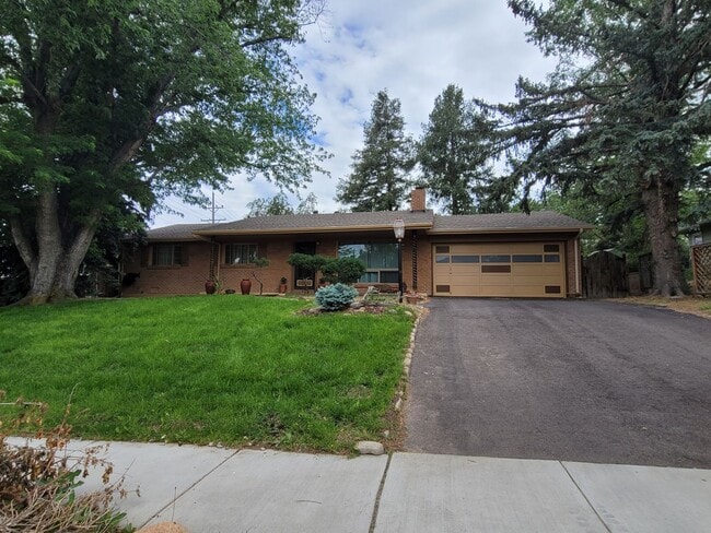 Building Photo - Cozy 3 Bedroom Home for Rent on Parkview Blvd