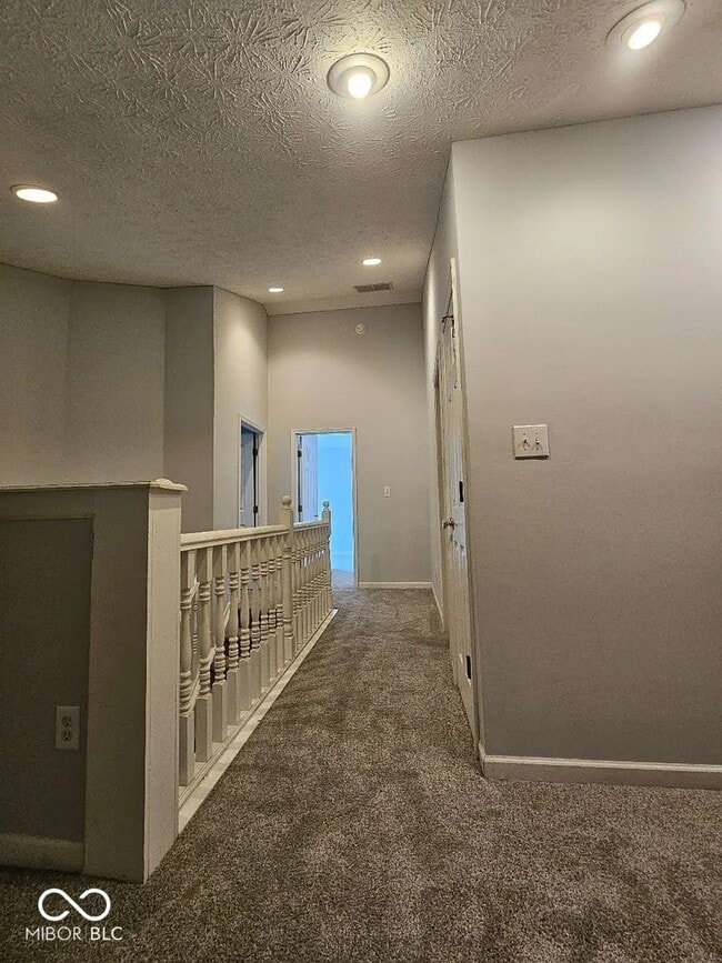 Building Photo - 5757 Spruce Knoll Ct