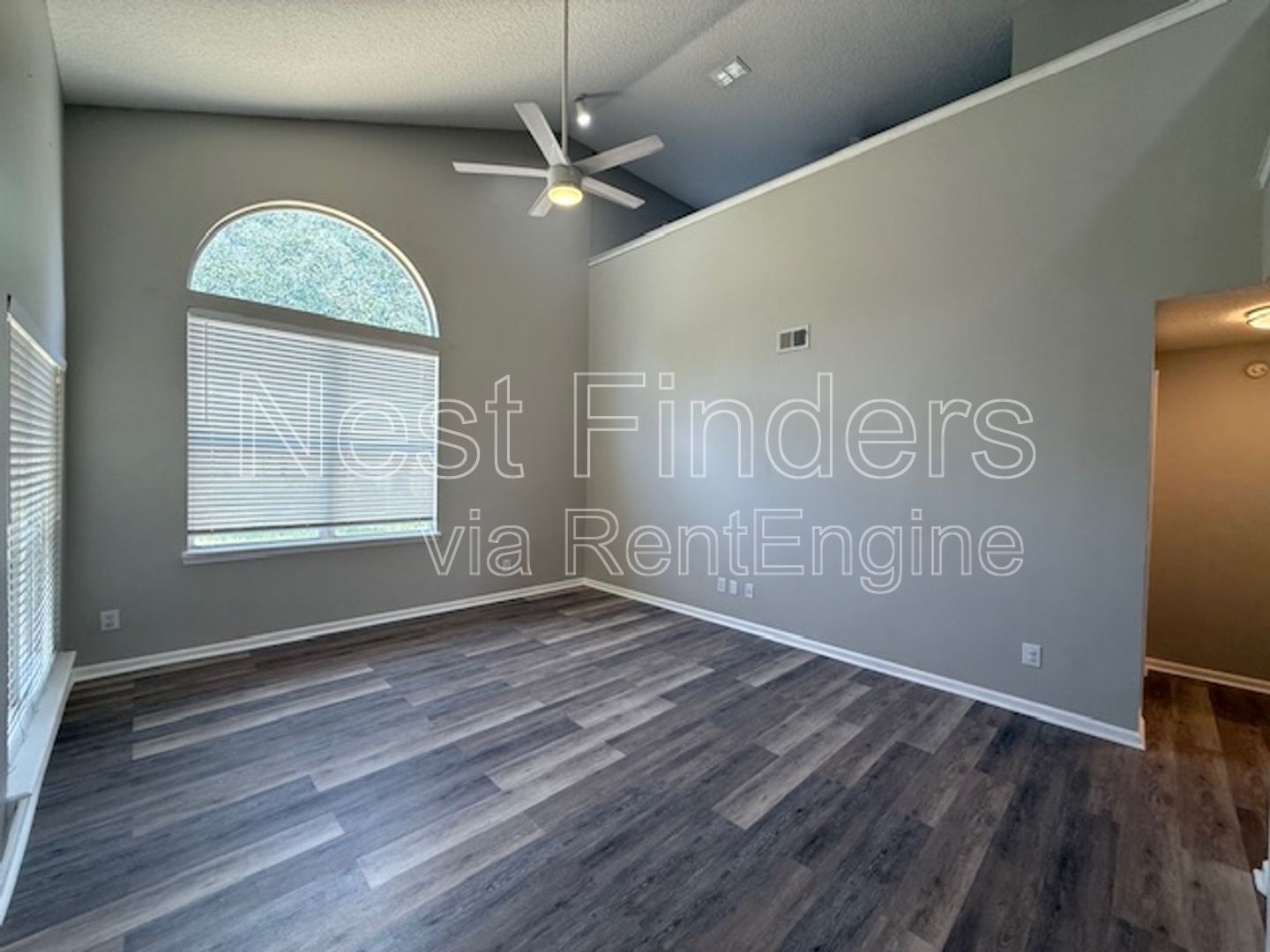 Building Photo - 830 S Lilac Loop