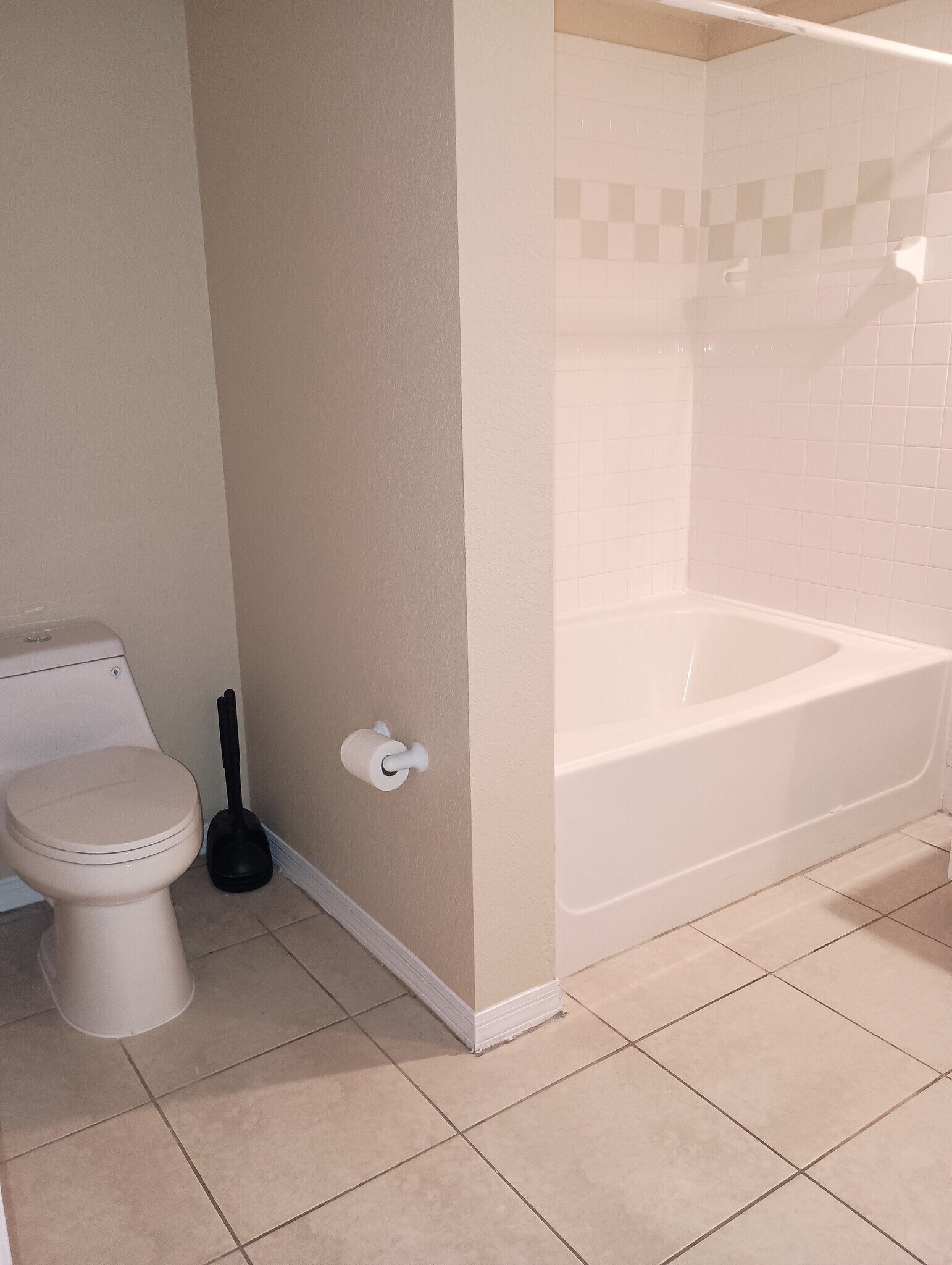 Master bath - 402 S Armenia Ave