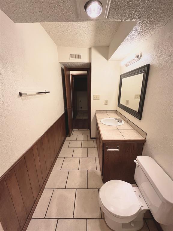 Building Photo - 300 Chalmette Dr