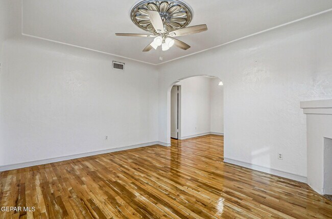 Building Photo - 7921 Lirio Rd