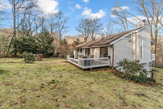 Building Photo - 520 Walnut Tree Hill Rd