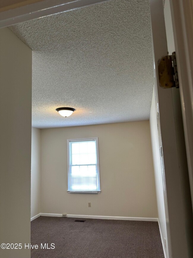 Building Photo - 334 Haven Dr