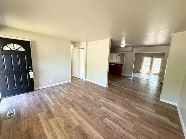 Building Photo - 3845 Delmont Dr