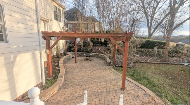 Building Photo - 527 Competition Rd