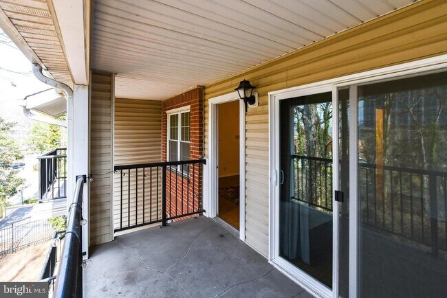 Building Photo - 3303 Wyndham Cir