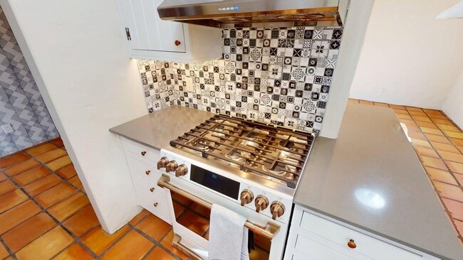 Building Photo - This historic South Capitol home with incr...