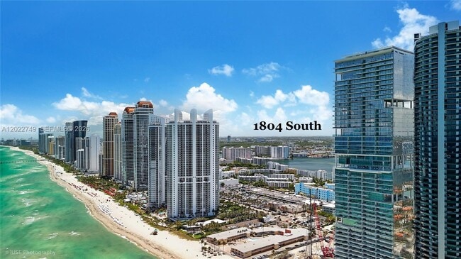 Building Photo - 18501 Collins Ave