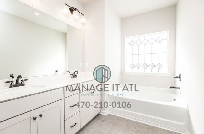 Building Photo - Elegant Townhouse in City of Buford School District!