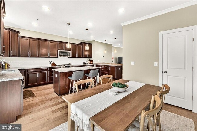 Building Photo - 22739 Tate St