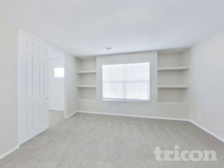 Building Photo - 7600 Snowy Egret Ct NW