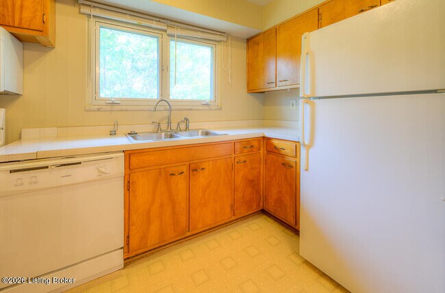 Building Photo - 2713 Riedling Dr