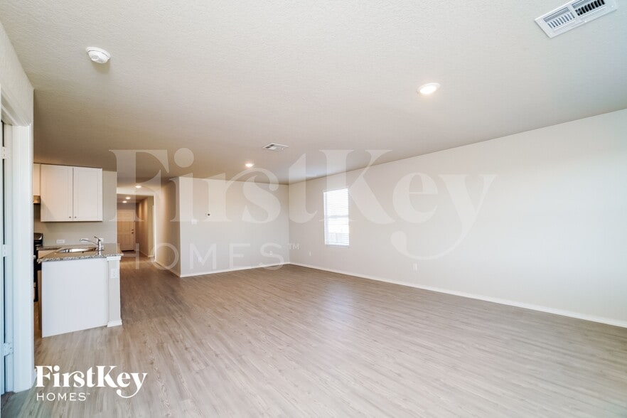 Building Photo - 5330 Trellised Ln