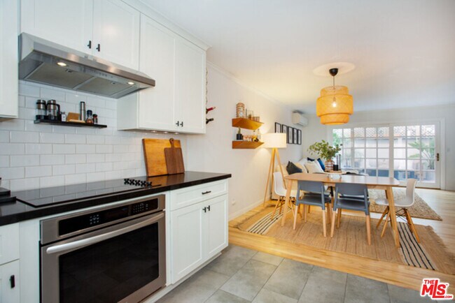 Building Photo - 8130 Redlands St