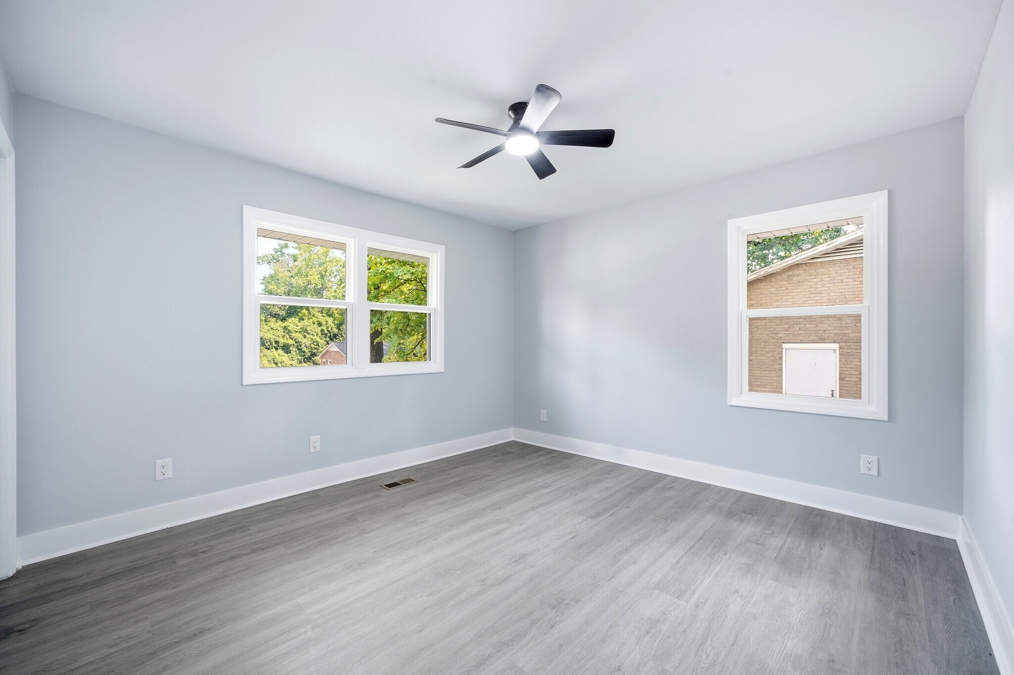 Building Photo - 553 Derrydowne Dr