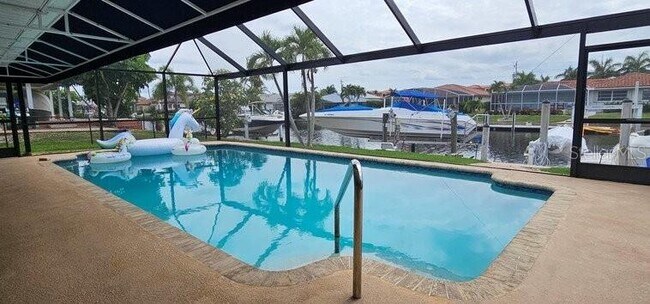 Building Photo - 2871 Coral Way