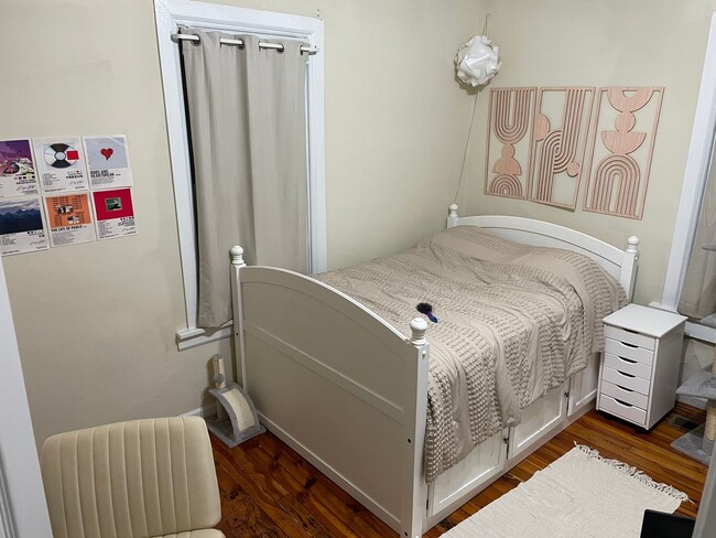 Building Photo - 1701 Downey St