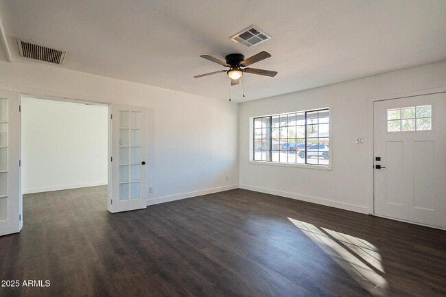 Building Photo - 1316 E Lemon St