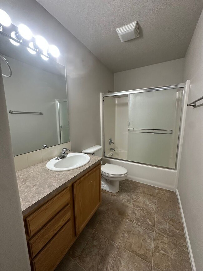 Building Photo - 1297 NE Dawson Dr