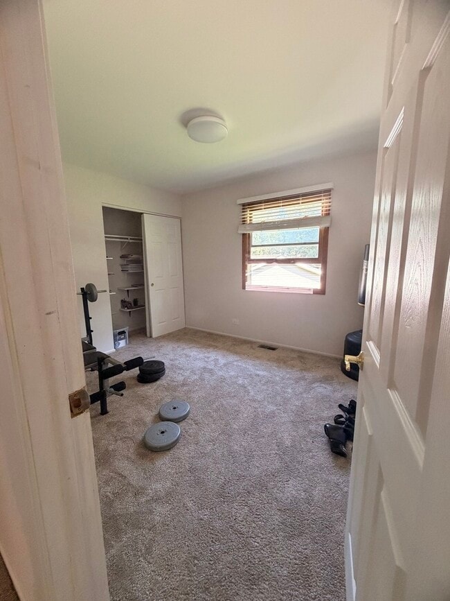 Building Photo - 7791 Sherwood Cir S