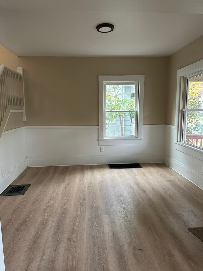 Building Photo - 297 Cedarwood Ter