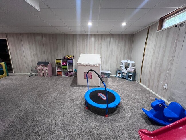 Building Photo - Furnished Rental in Lake Bella Vista – $3,700/Month