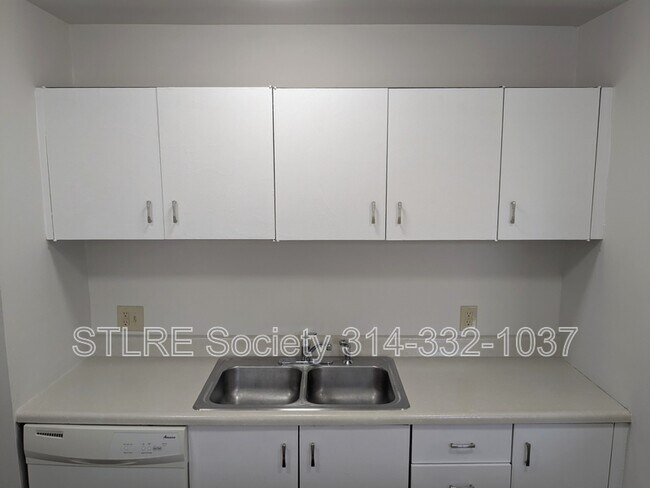 Building Photo - 3308 Shenandoah Ave