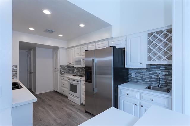 Building Photo - 7450 Holly Hill Dr