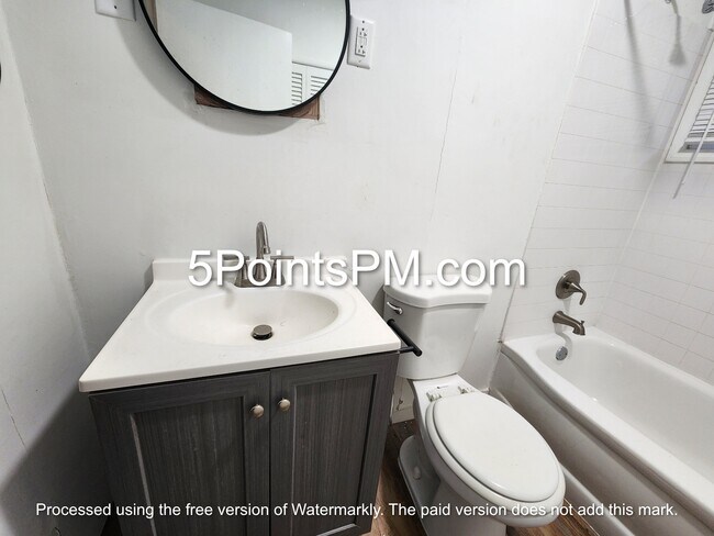 Building Photo - 1032 Andrew St