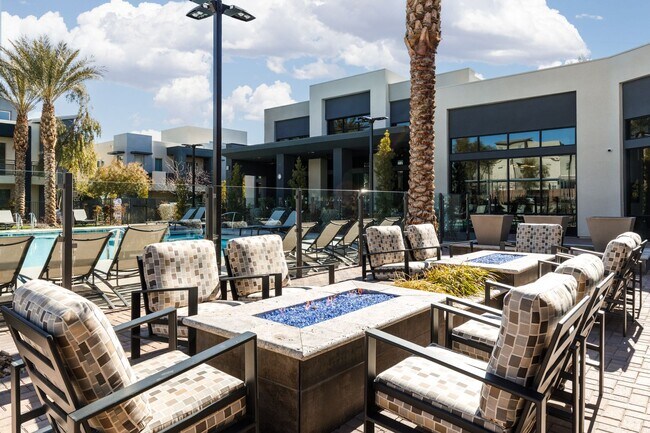 Building Photo - First floor unit in luxury gated Summerlin...