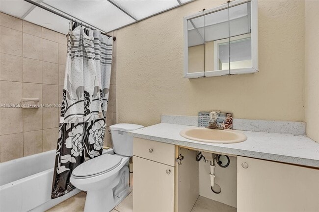 Building Photo - 3750 SW 60th Terrace