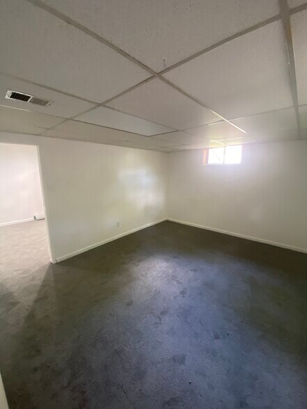 Building Photo - 391 Lancelot Ln