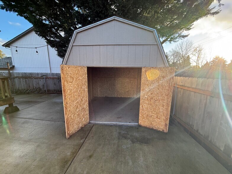 Building Photo - 13001 NE 89th St