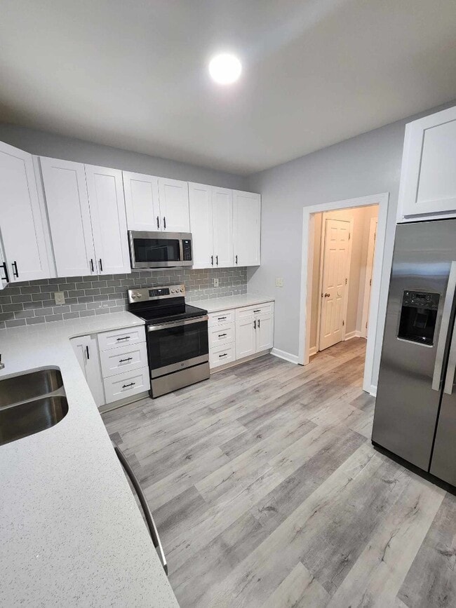 Building Photo - 152 Molinia Dr