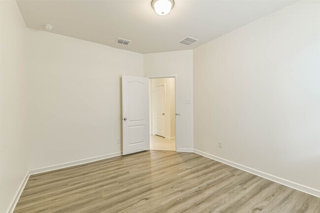 Building Photo - 9115 Brixham Dr