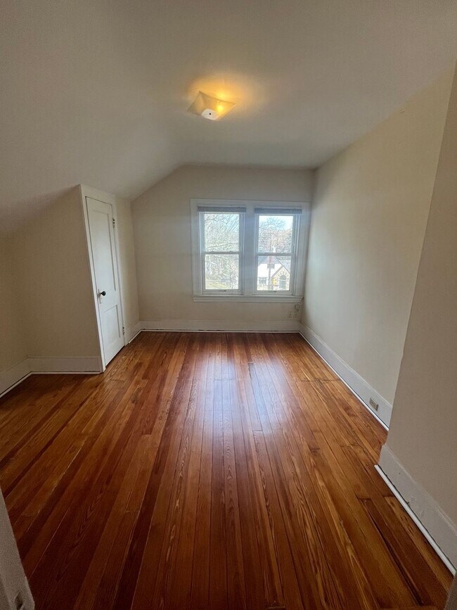 Building Photo - 3523 Clifton Ave