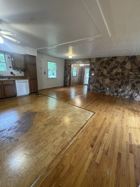 Building Photo - Free Application Fee — Refunded Upon Approval Through August 31! ½ Off First Full Month by 9/1 • ...
